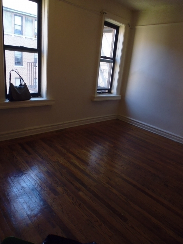 521 Isham Street  - Photo 2