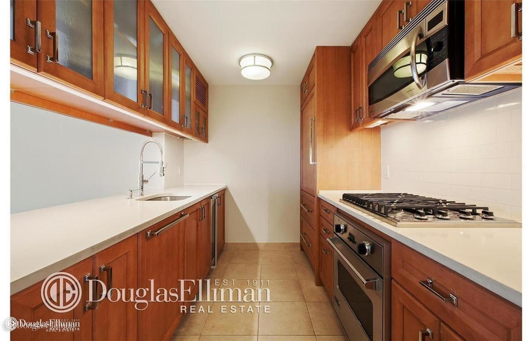 205 East 85th St - Photo 2