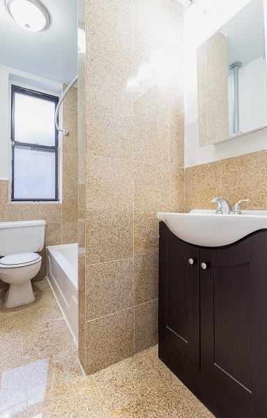 341 W 45th St - Photo 3