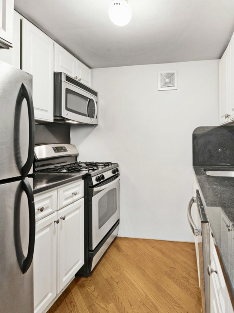  63rd Street and 3rd Avenue  - Photo 2