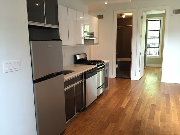 399 Bleecker St - Photo 0