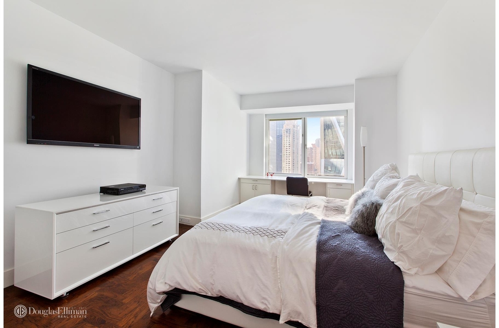 301 West 57th St - Photo 2