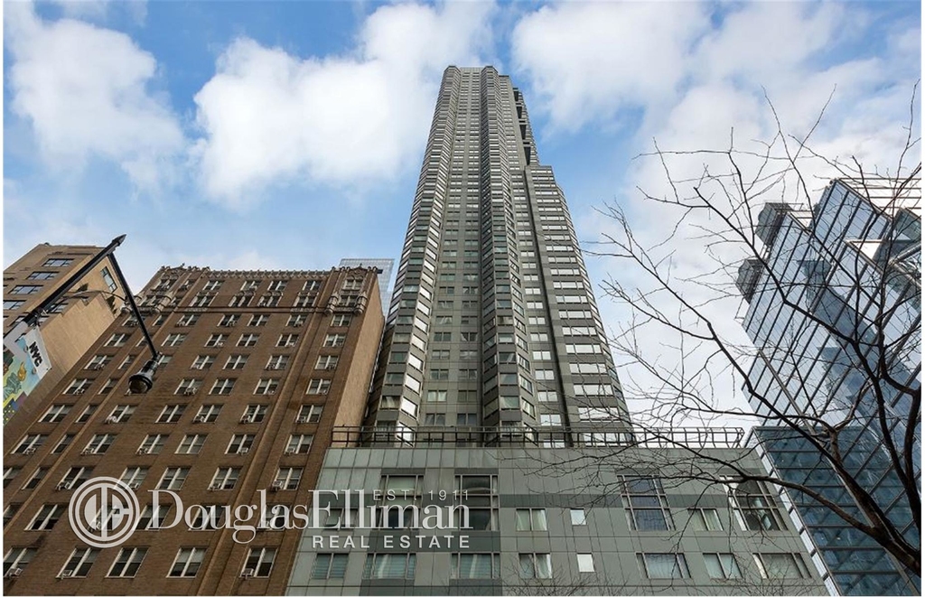 301 West 57th St - Photo 10