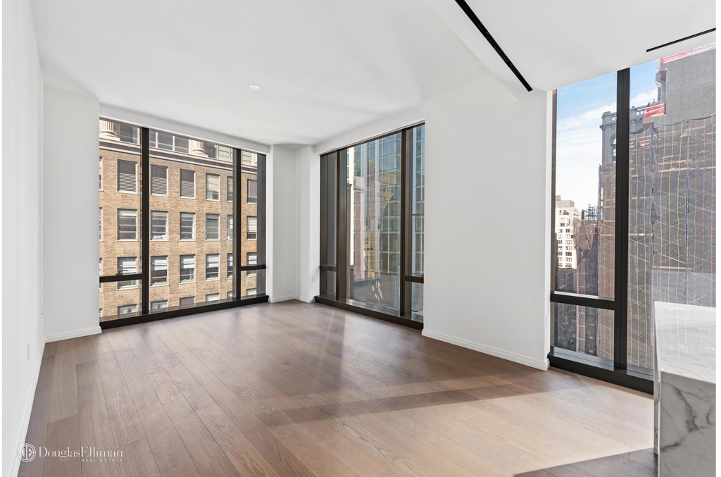 277 Fifth Avenue - Photo 0