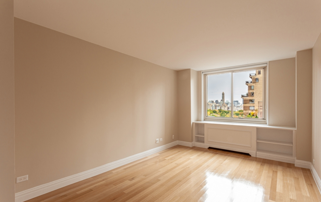 30 West 63 St - Photo 3