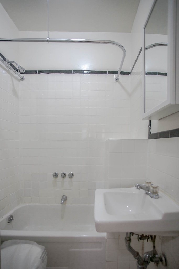 1553 York Avenue - Photo 5