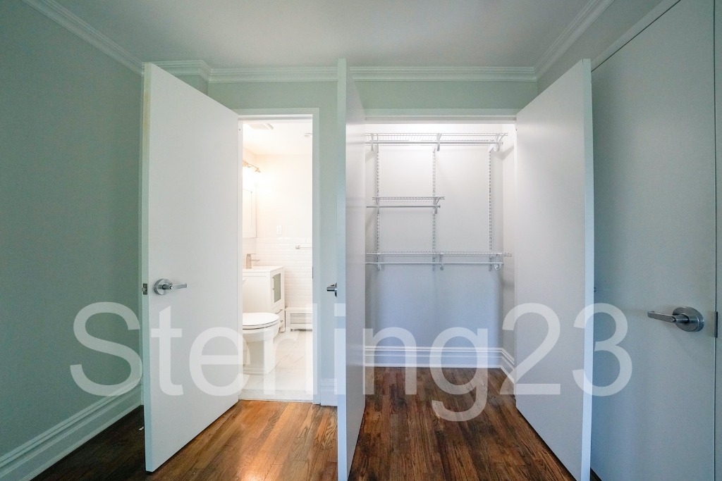 2561 46 St  - Photo 7