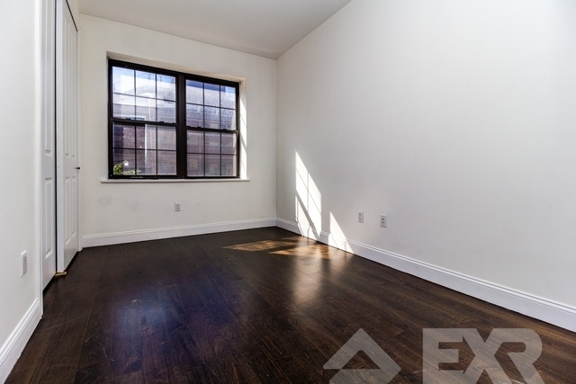 271 Metropolitan Avenue - Photo 2