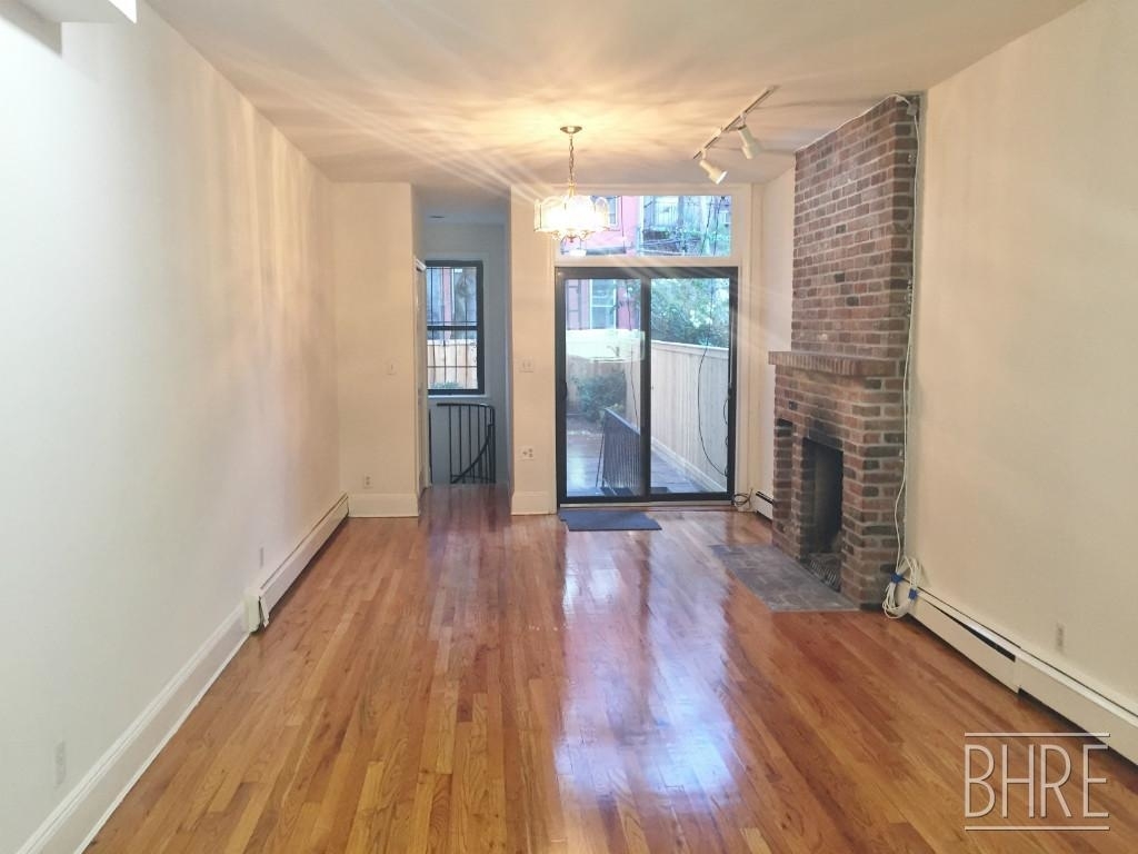 581 Warren St. - Photo 1