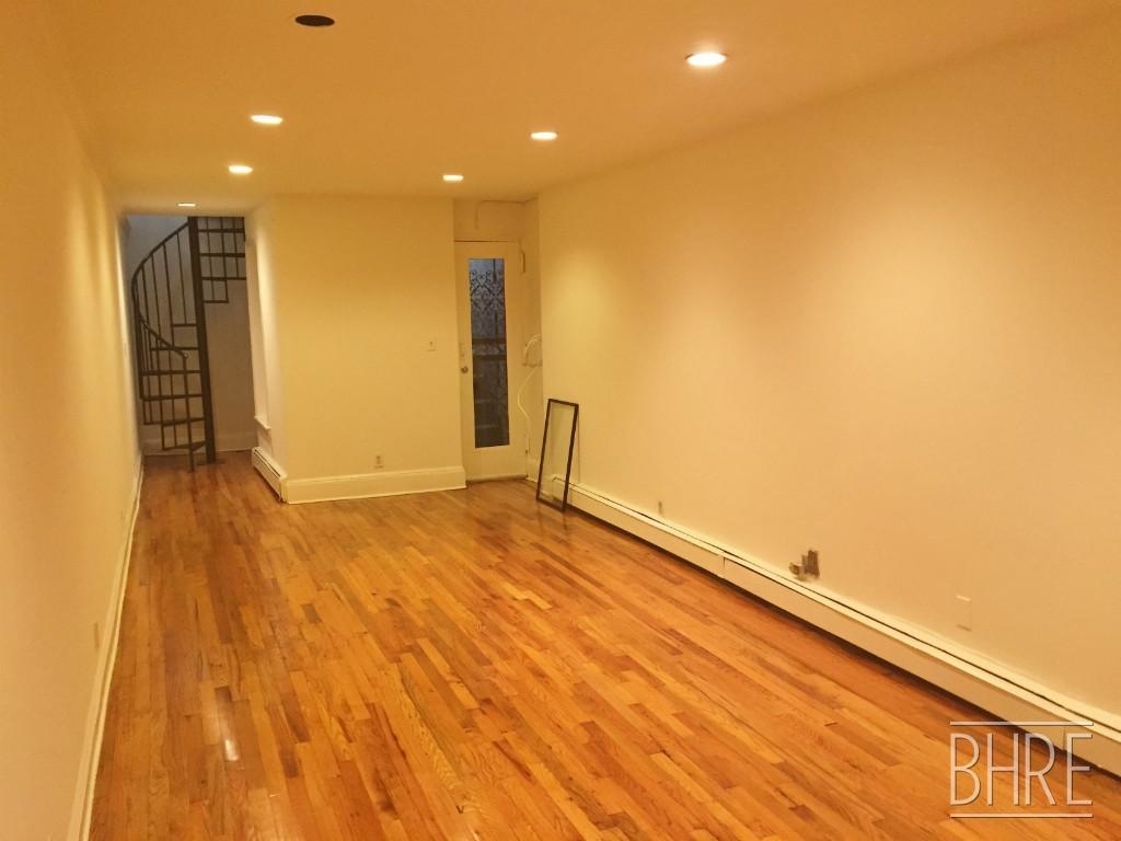 581 Warren St. - Photo 6