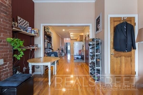 479 Hicks St - Photo 1