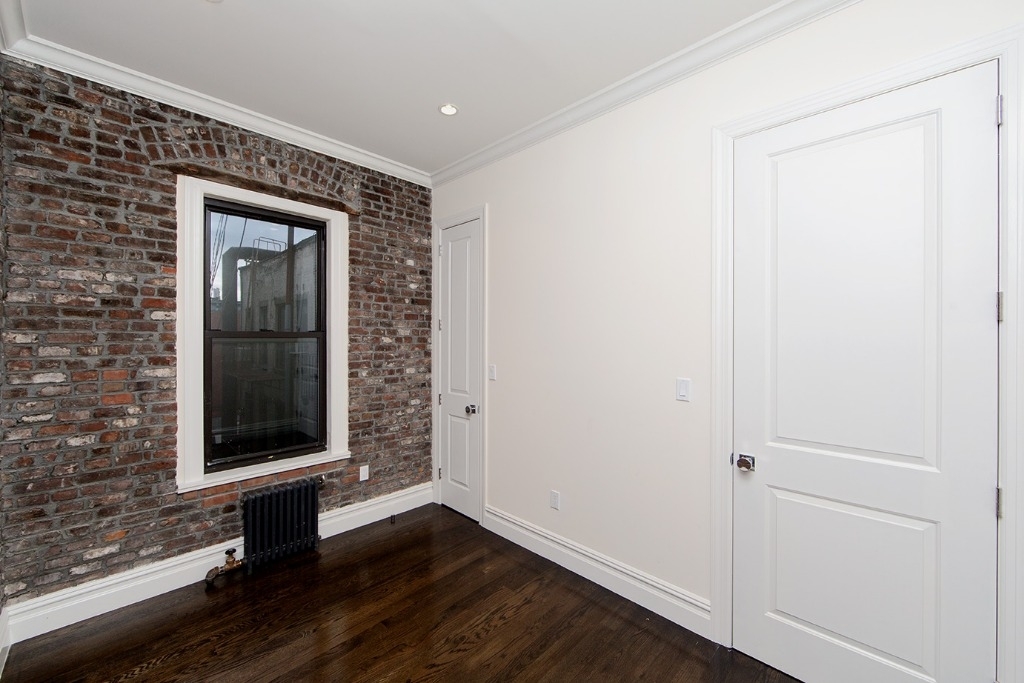 133 East 4th Street - Photo 5