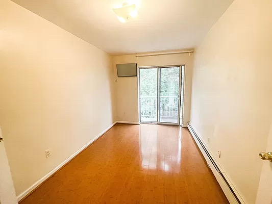 67-29 Exeter Street - Photo 6