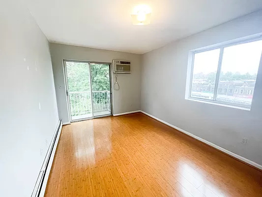 67-29 Exeter Street - Photo 3