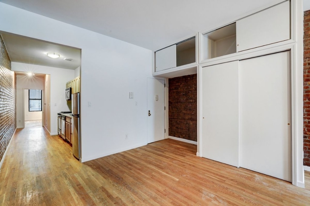 651 Ninth Avenue - Photo 3