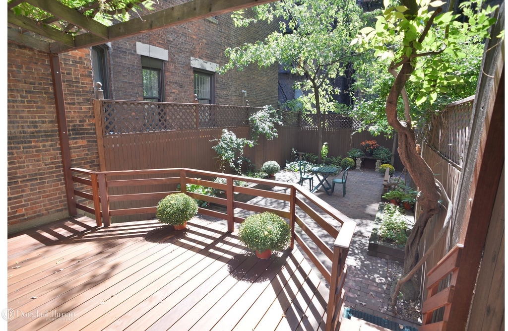 156 East 82nd St - Photo 7