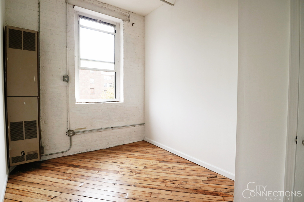 885 Park Ave (bk) - Photo 8