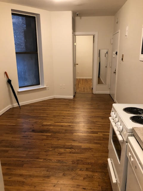 953 AMSTERDAM AVENUE - Photo 1