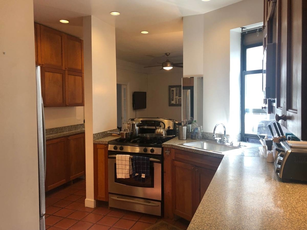 501 West 123 Street - Photo 4