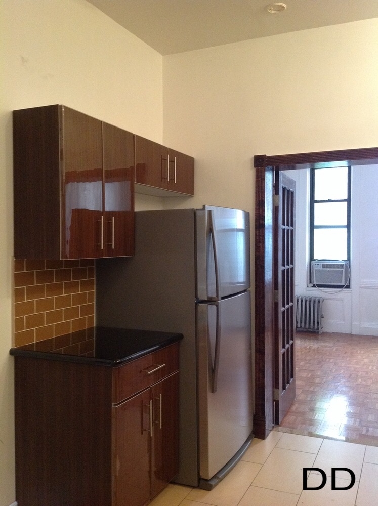 607 East 11th Street - Photo 3