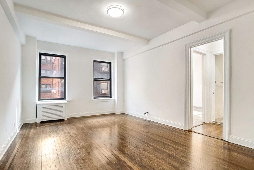 156 East 37th Street - Photo 1