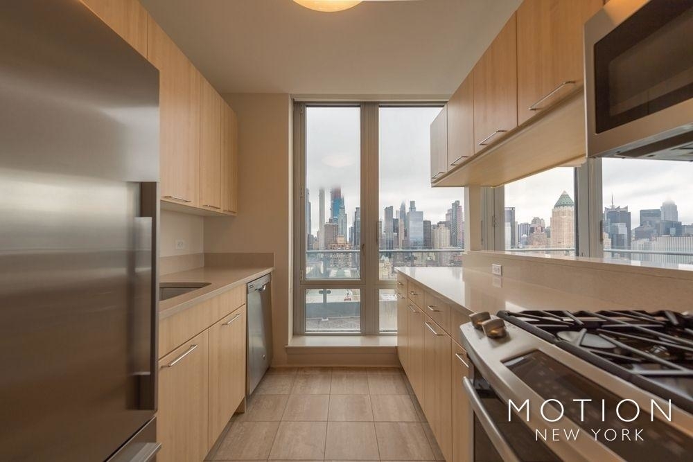 625 West 57th Street - Photo 2