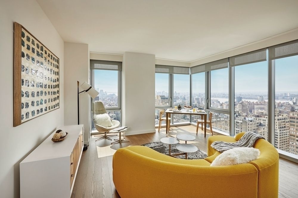 100 West 31 Street - Photo 1