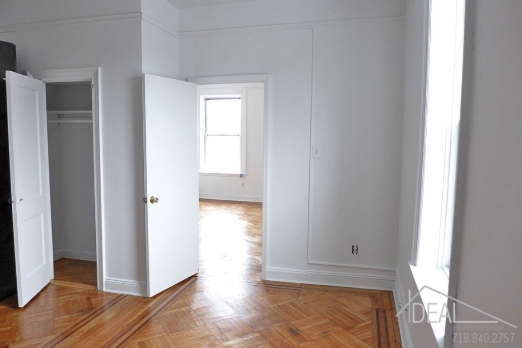 239 court street - Photo 1