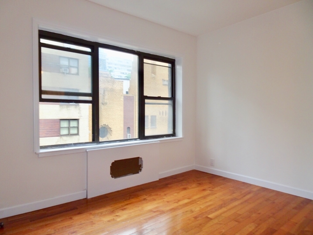 253 East 61st - Photo 2