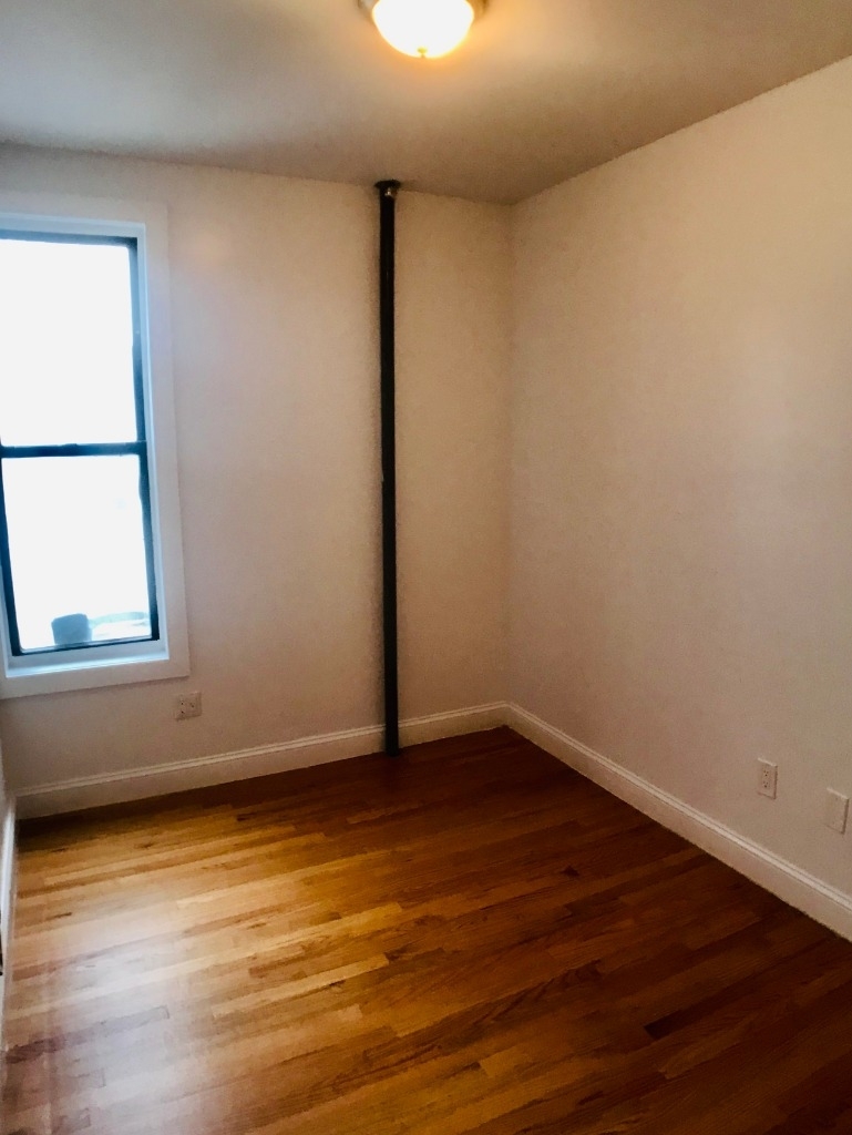 505 W 135th - Photo 3