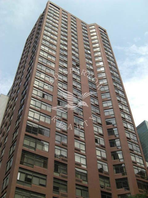 East 43rd Street - Photo 16