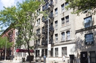 341 W 45th St - Photo 4