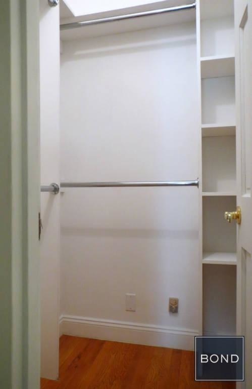 246 West 22nd Street - Photo 5