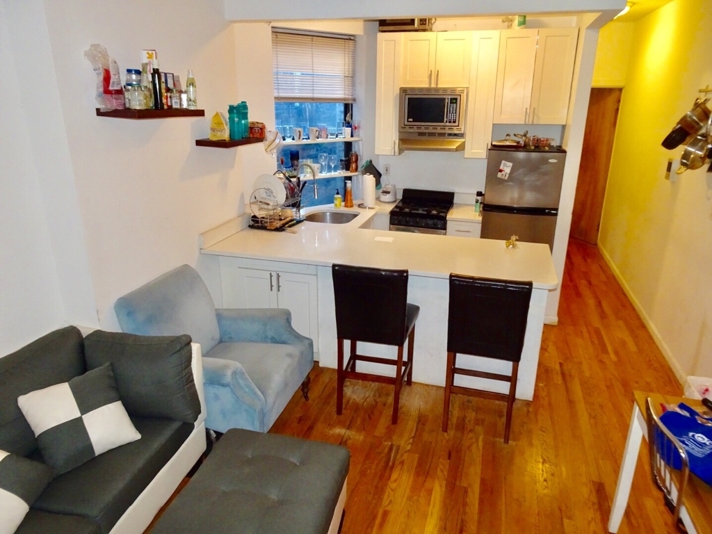 327 e 90th - Photo 6