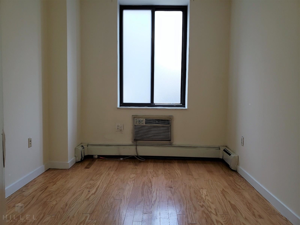 924 Metropolitan Ave. - Photo 5