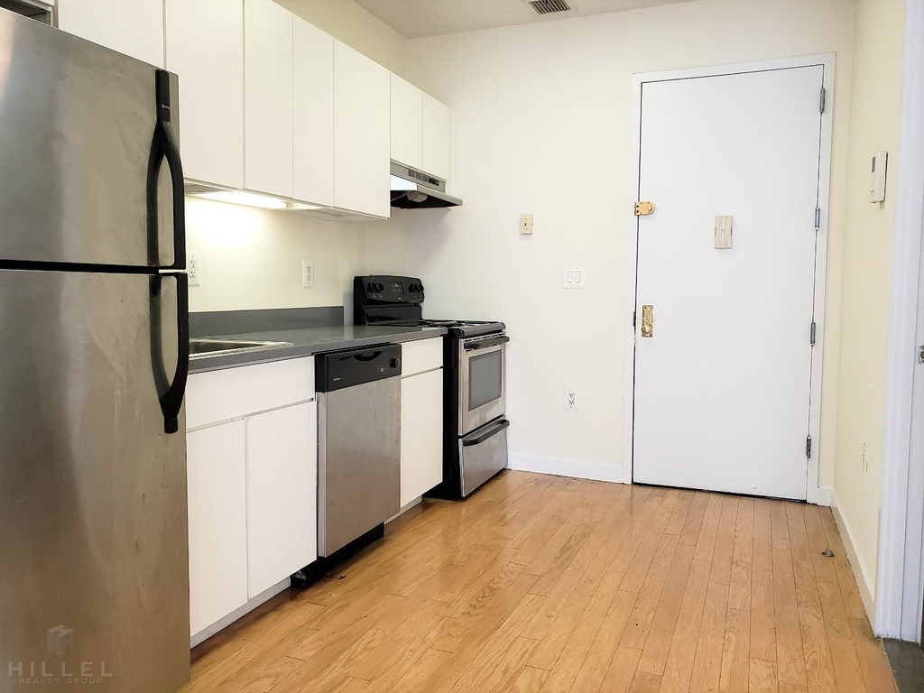 924 Metropolitan Ave. - Photo 1