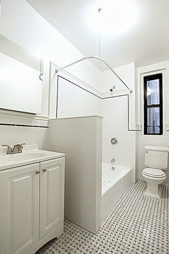 218 West 10th Street - Photo 6