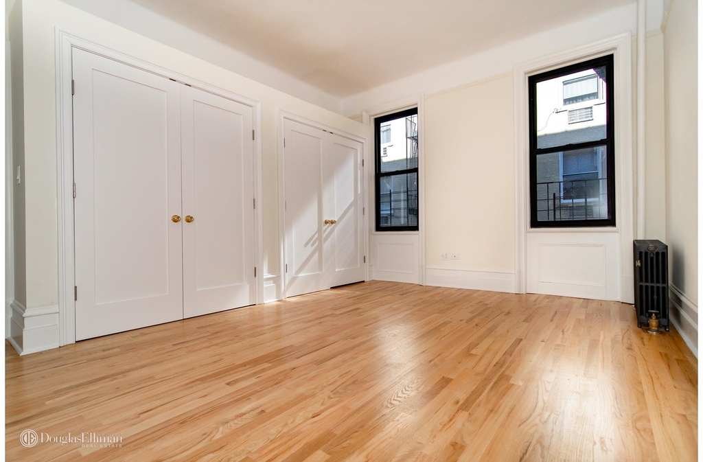 317 West 83rd St - Photo 4