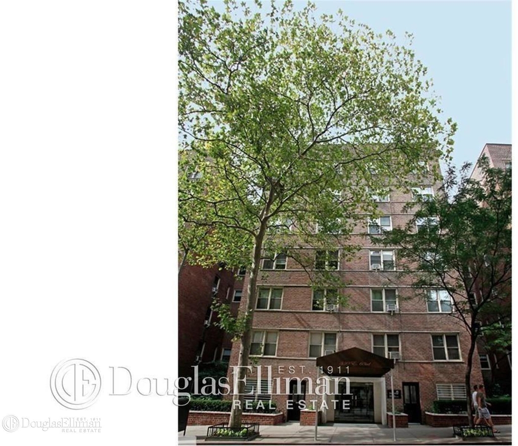330 East 53rd St - Photo 3