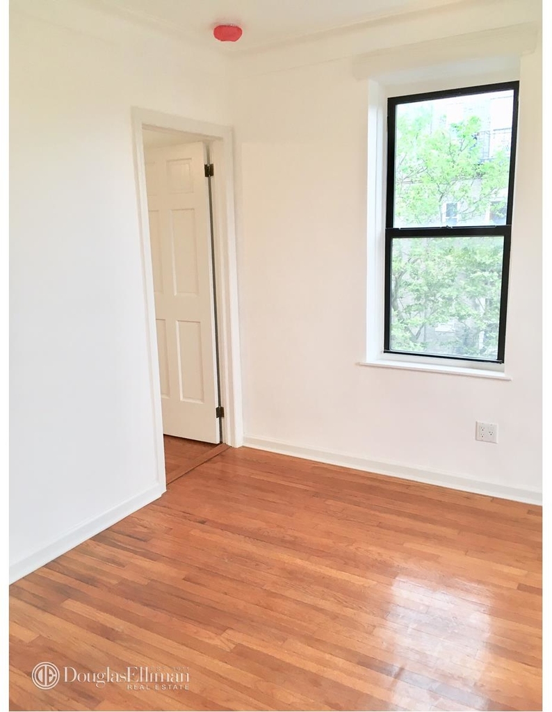 190 Eighth Avenue - Photo 2