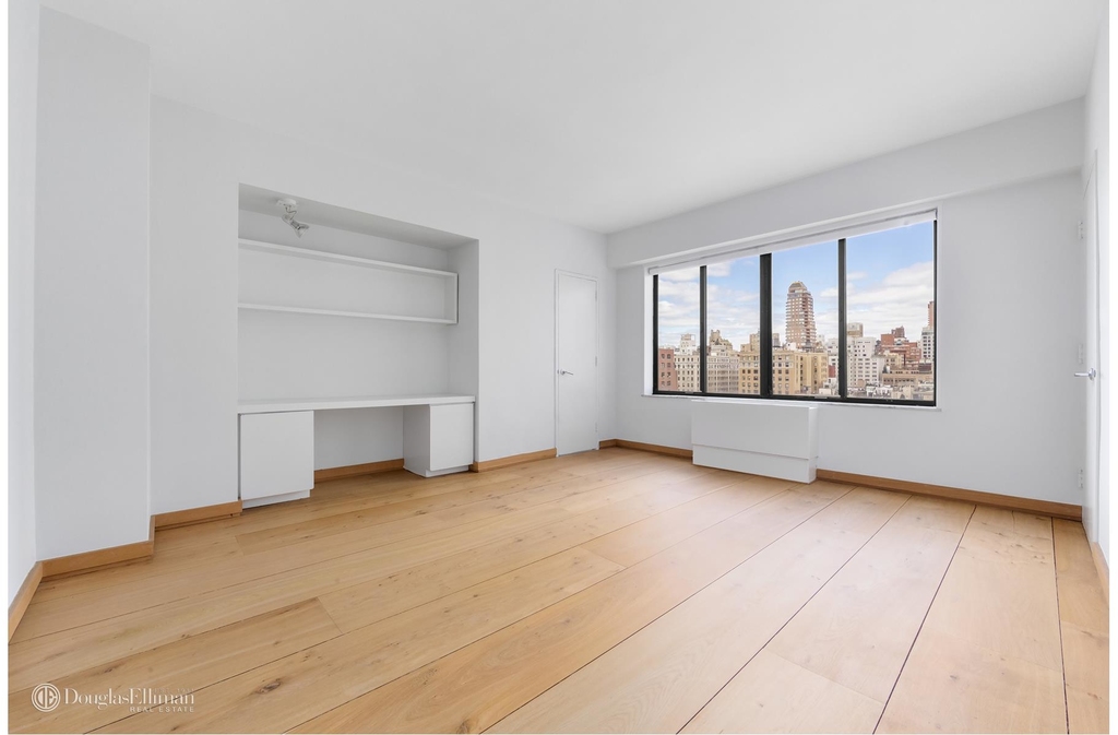 900 Park Avenue - Photo 3