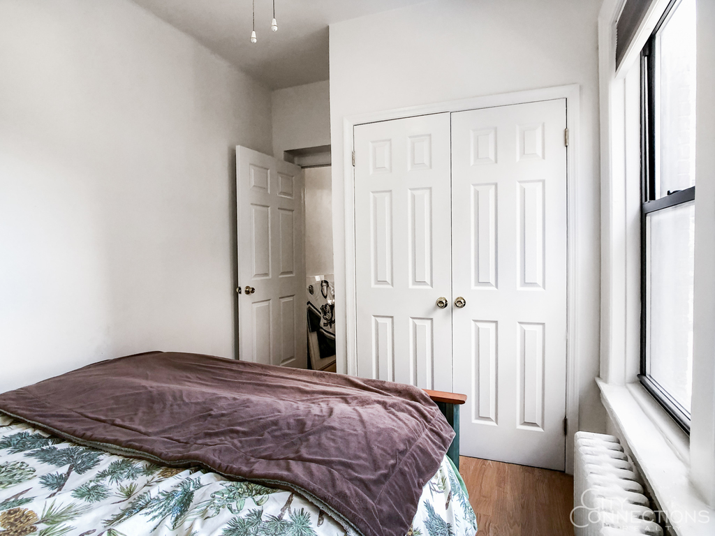 558 Broome St - Photo 4