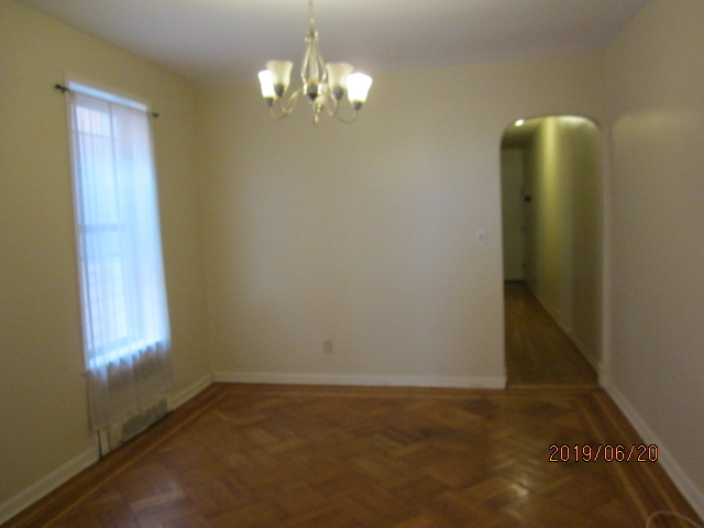 122 Fenimore St - Photo 2