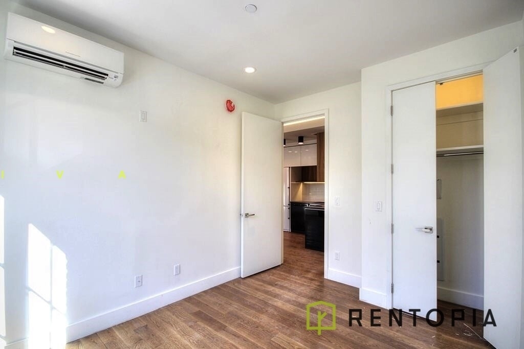 75 Ralph Avenue - Photo 1