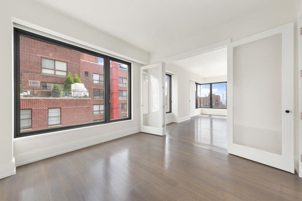 301 East 50th St - Photo 3