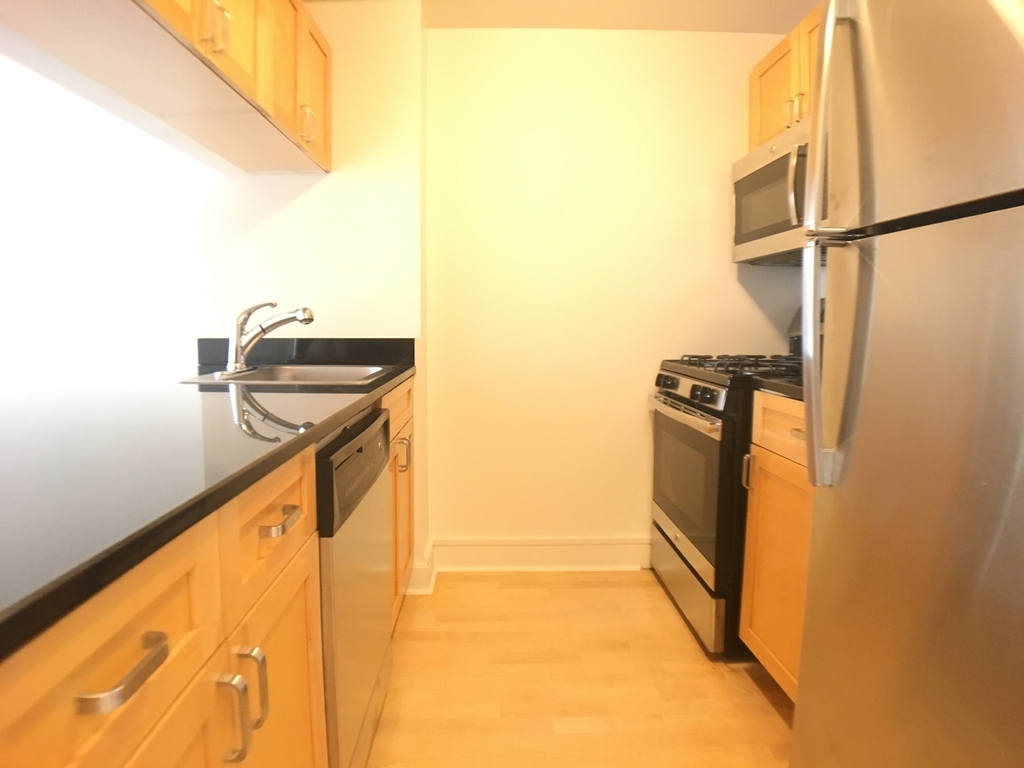 W 96th St - Photo 1