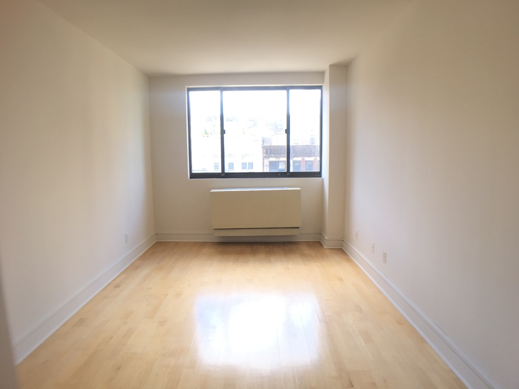 W 96th St - Photo 3