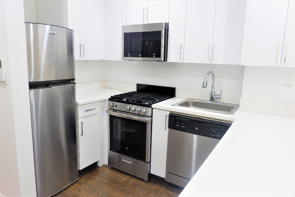 235 W 22nd Street New York, Ny 10011 - Photo 1