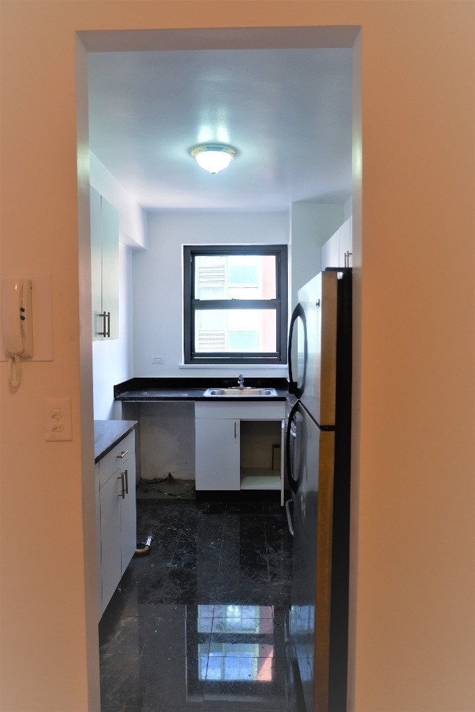 219 East 69th Street - Photo 6