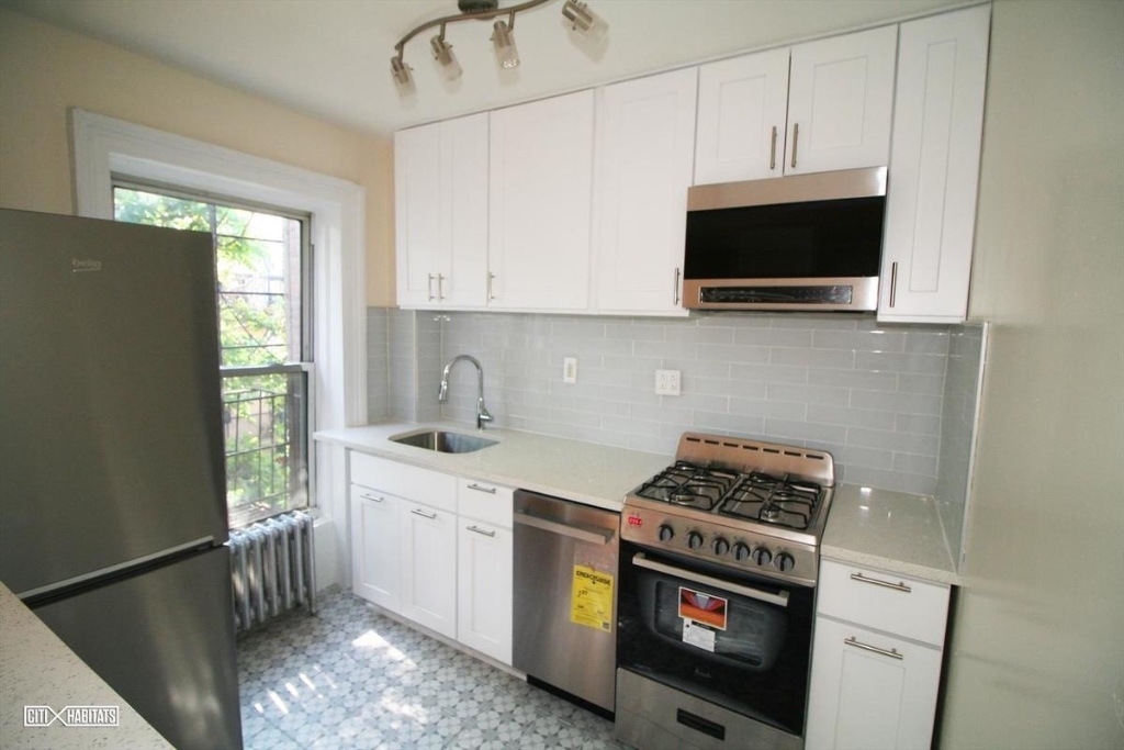 972 bedford ave  - Photo 6